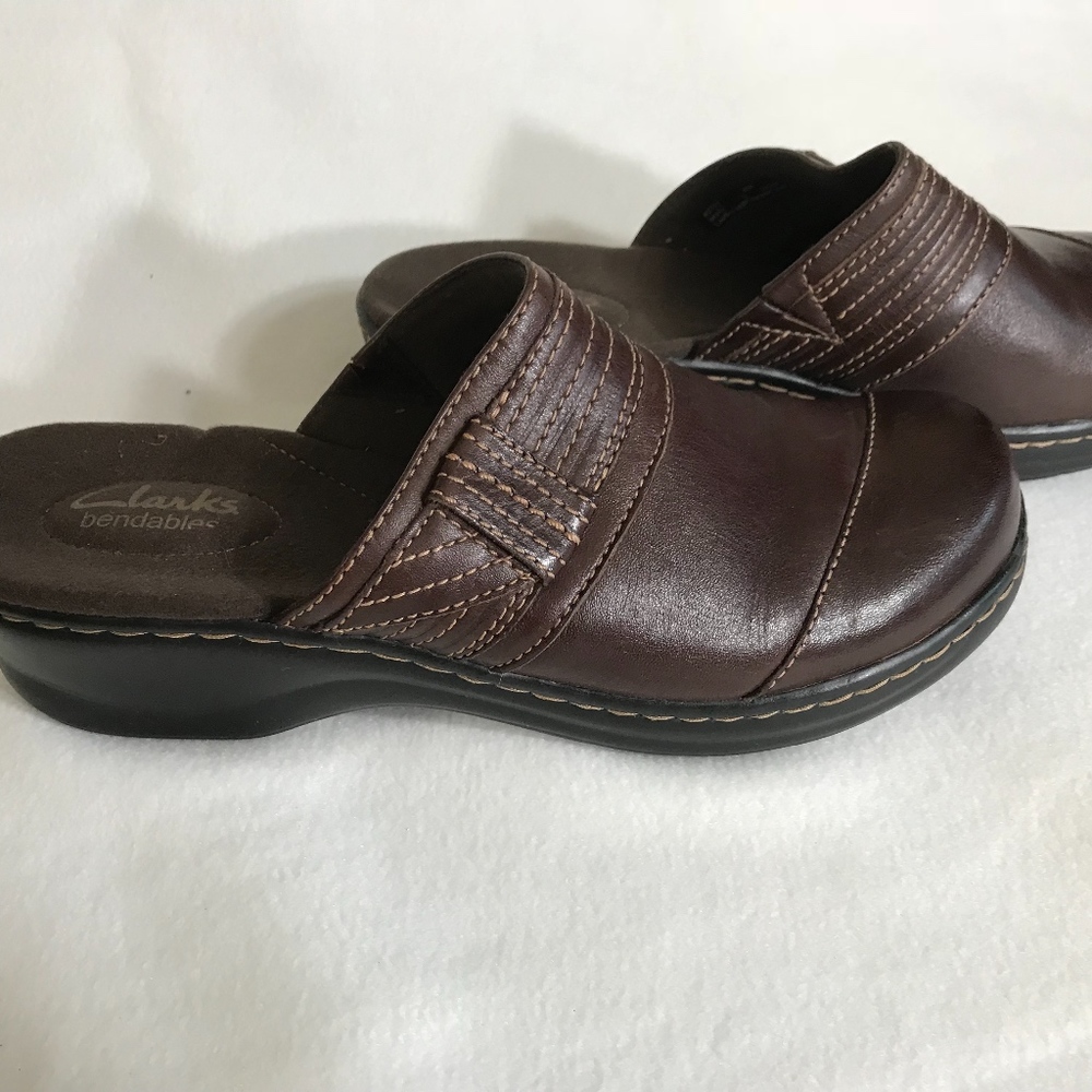 EUC CLARKS "BENDABLES"  MULES